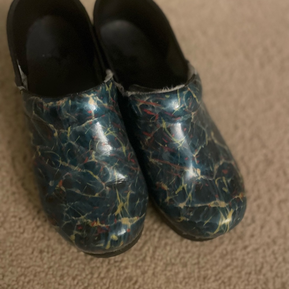Dansko abstract clog